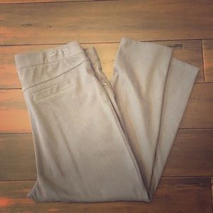 NWOT Gray Seven7 Stretch Jeans.